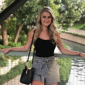 Meet your Posher, Olivia